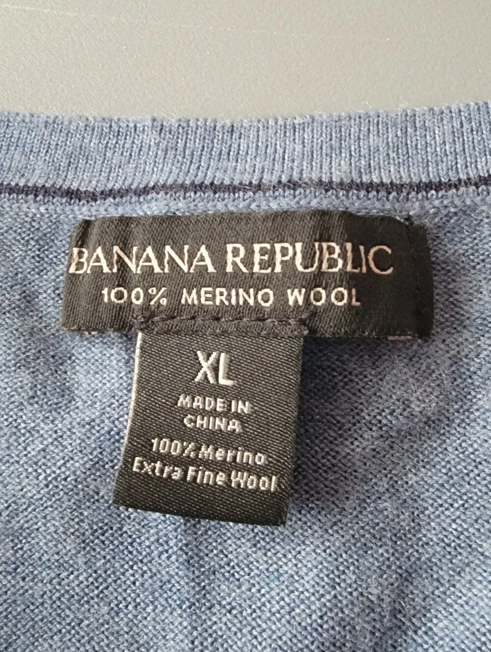 Banana Republic 100% Merino Wool V-Neck Sweaters, Lot of 2, Size XL, Black Blue